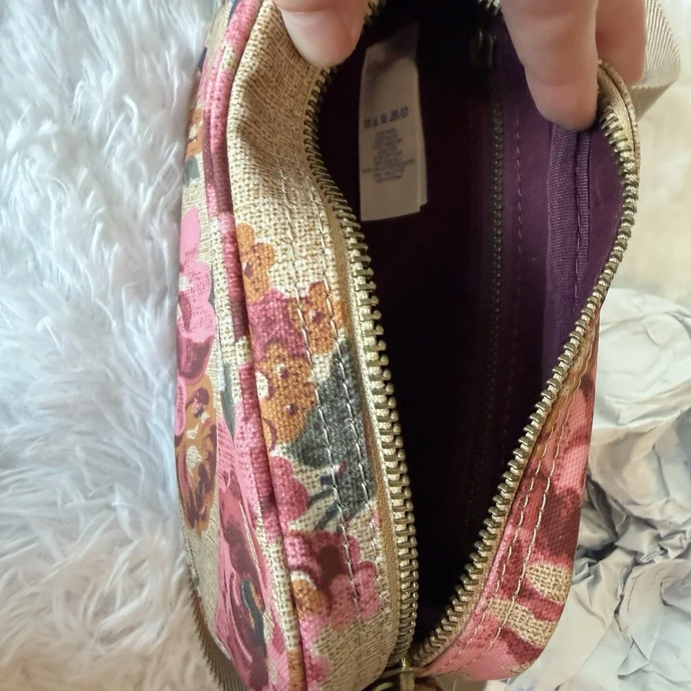 Cath Kidston crossbody bag in PVC, floral, cottage, garden, rose, romantic